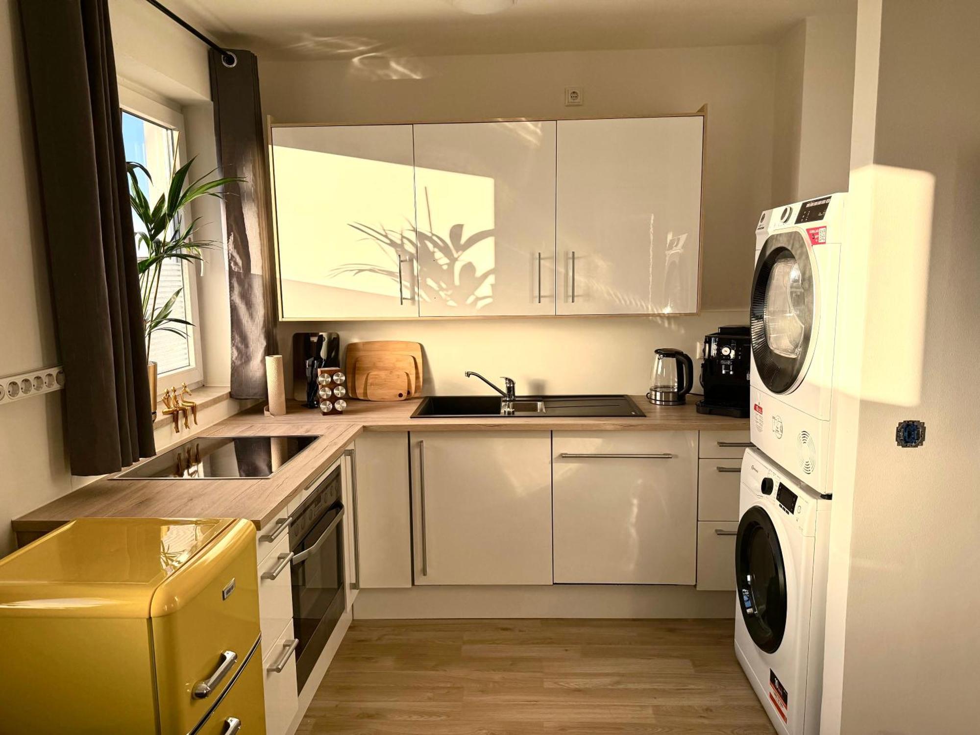 Yay - 65M2 Apartment Am Bahnhof - Smart Tv - Internet - Kaffee - Waschmaschine - Trockner Muehldorf am Inn Exterior photo