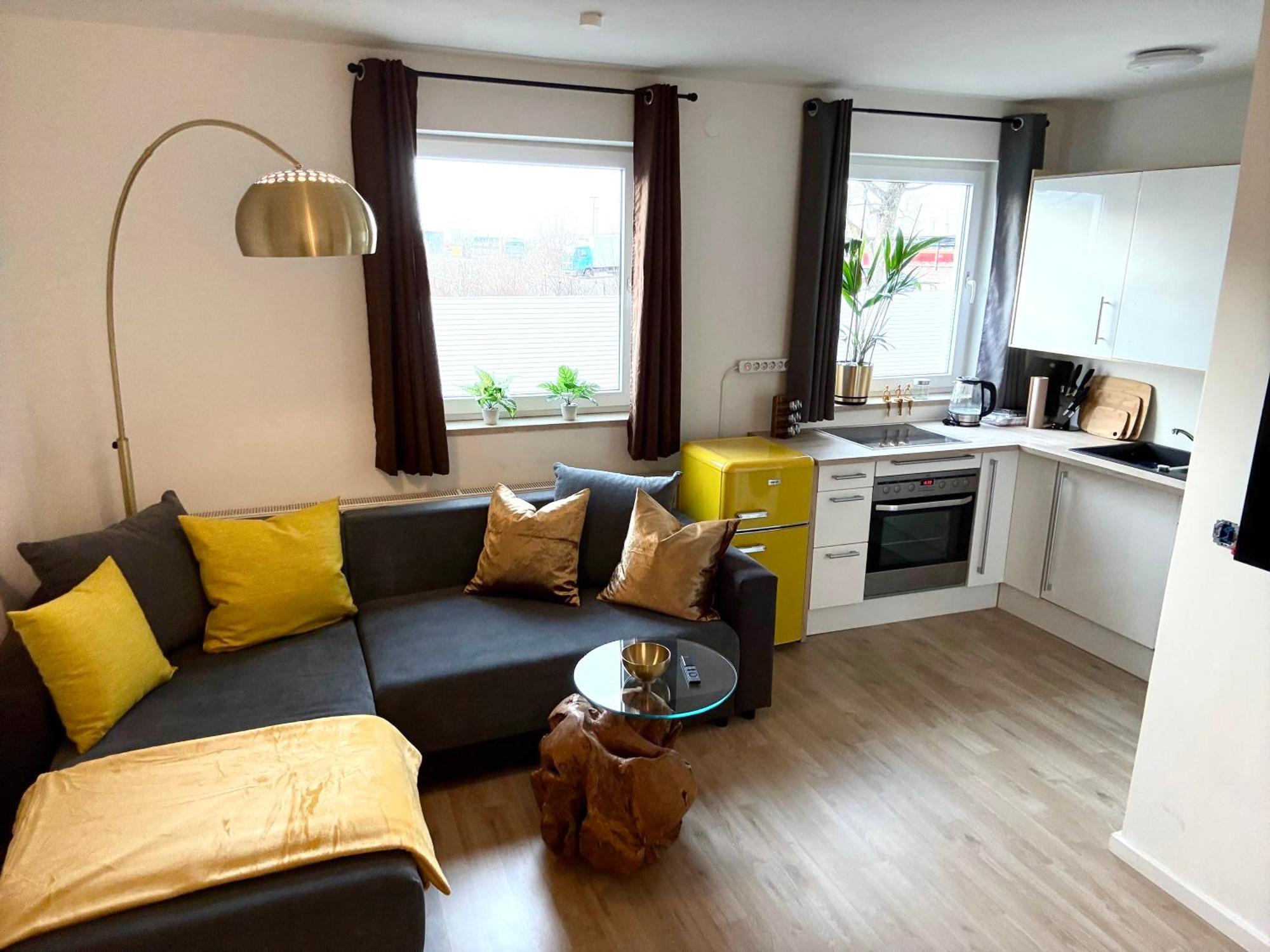 Yay - 65M2 Apartment Am Bahnhof - Smart Tv - Internet - Kaffee - Waschmaschine - Trockner Muehldorf am Inn Exterior photo